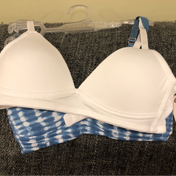 Danskin bras - Picture 2 of 3